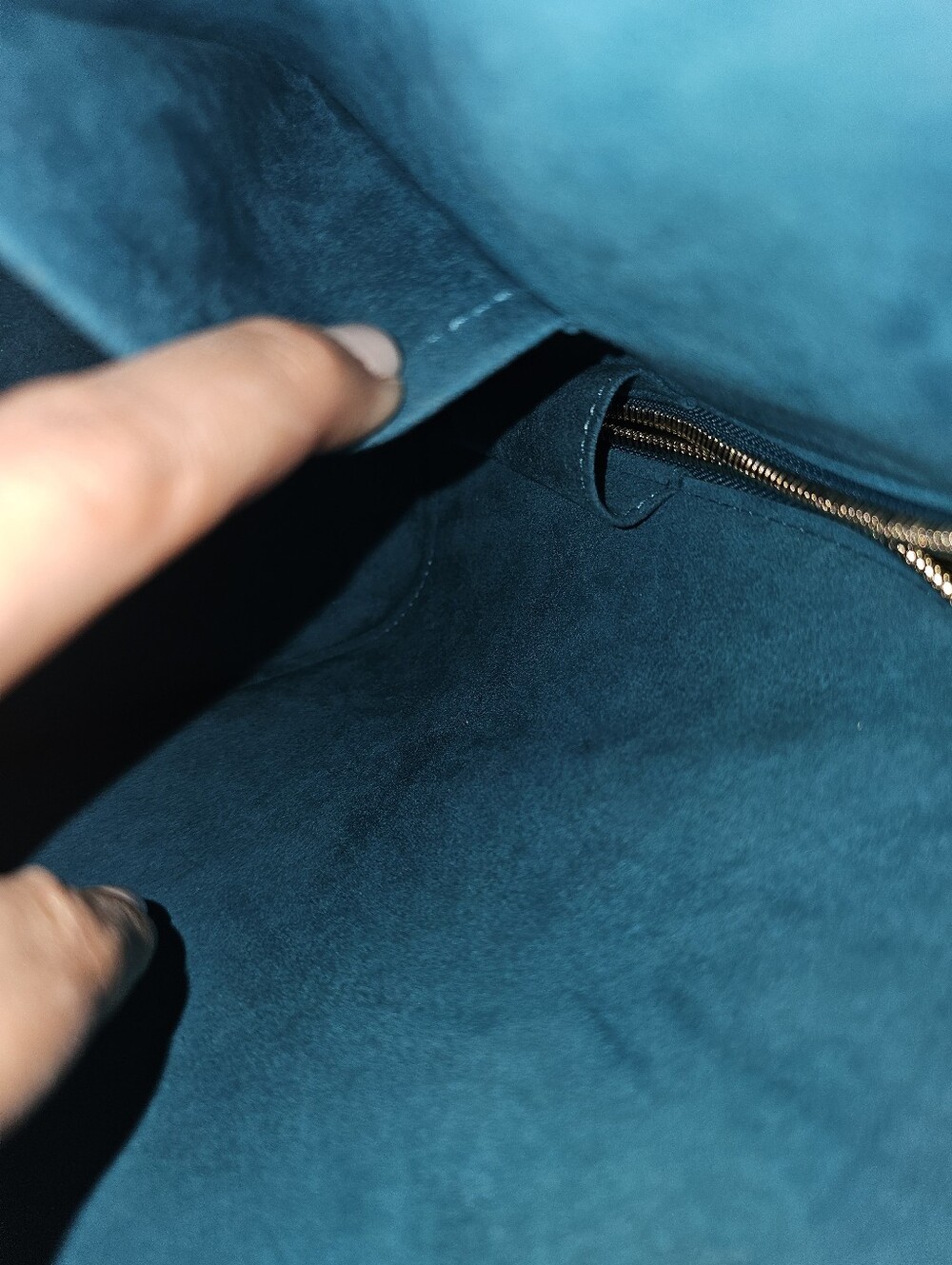 Elegant LV Cyan Epi Leather Alma PM Handbag - Picture 12 of 16